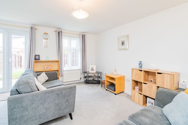 18, Burnbrae Walk, Bonnyrigg photo 3