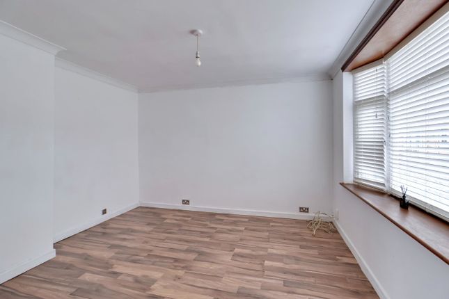10, Dalroy Close, South Ockendon photo 2