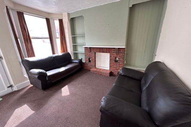 Terraced house to rent in Grimston Road, Nottingham