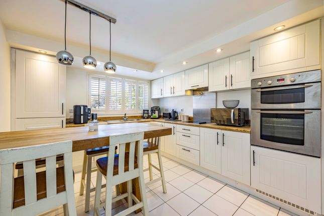 4, Barnes Close, Nottingham photo 4
