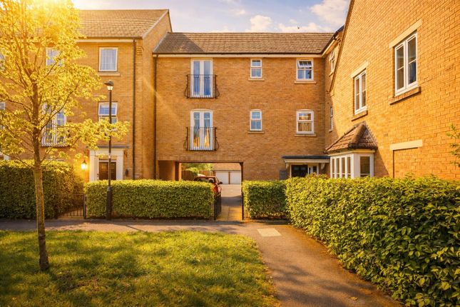 1-bed flat on 72, Crackthorne Drive, Rugby, £125,000
