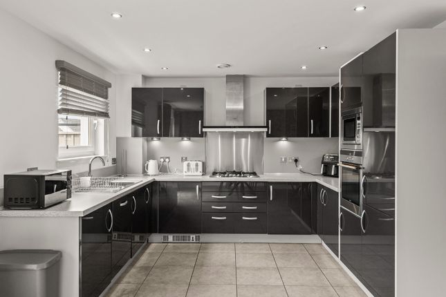 1 Stance Place, Larbert, Falkirk photo 3