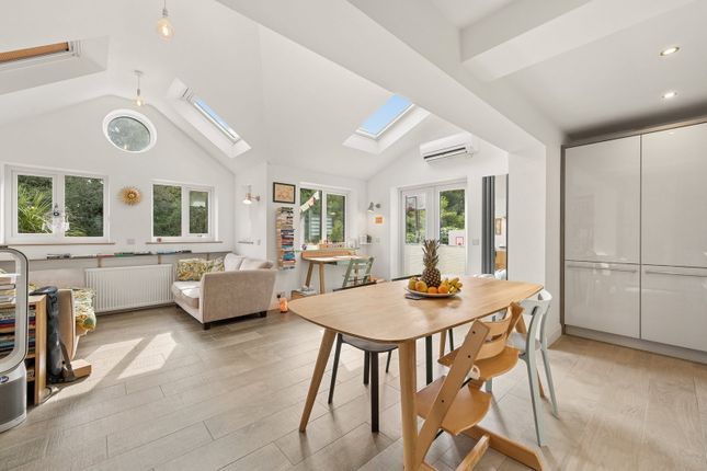 Locksley Close, Stockport photo 4