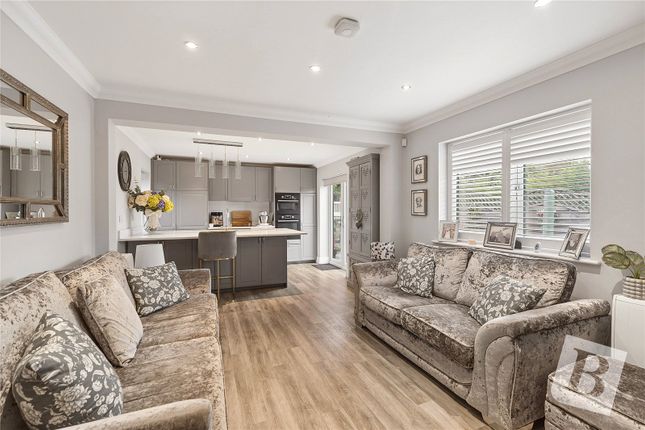 16, The Hoppitt, Ongar photo 2