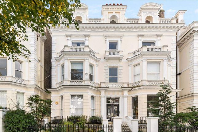 Flat for sale in Holland Park, London