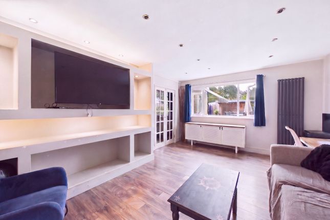 39, Kingsley Road, Farnborough photo 2