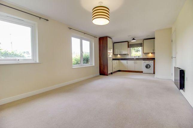 8 Sir Bernard Lovell Road, Malmesbury photo 4