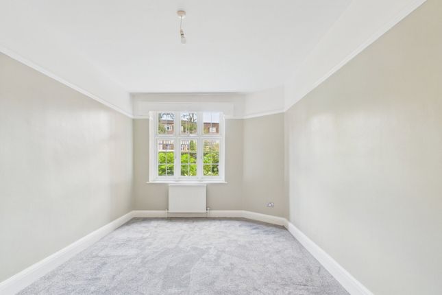Vernon Court,Flat 11, Hendon Way, London photo 4
