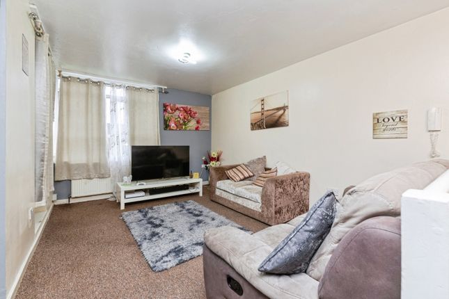 118, Collingwood Court, Tyne and Wear photo 3