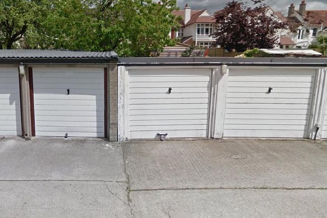 Parking/garage to rent in Garage, Southfield Park
