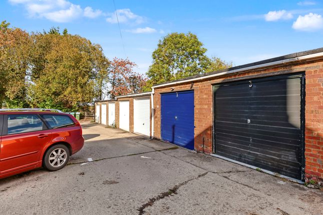 Buckland Road, Aylesbury photo 4