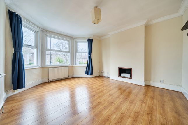 Flat 2, 361, Baring Road, London photo 2