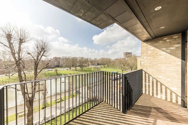 Thumbnail Flat for sale in Clapton Common, London