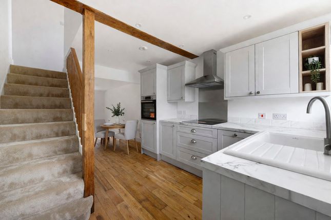 Tapsters Cottage, The Green, Tonbridge photo 3
