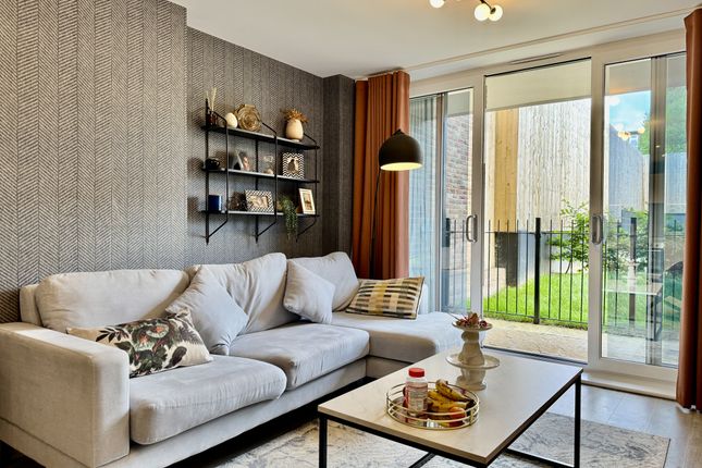 2-bed flat on Flat 3 Sloane Court,, 425 St. Albans Road, Watford, £395,000