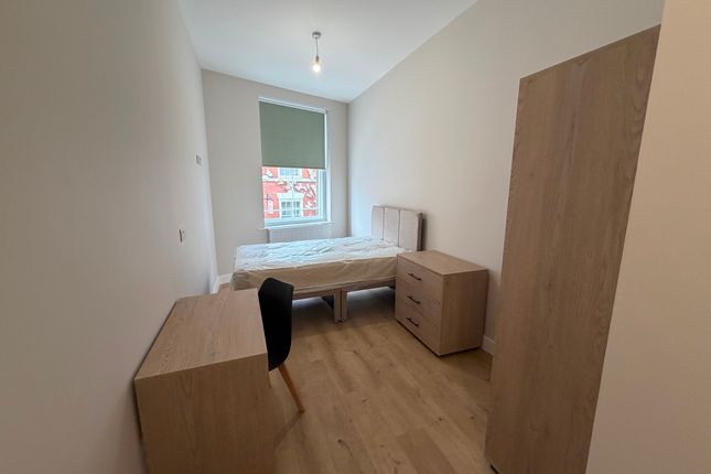Room 5, 40a Sadler Gate, Derby photo 4