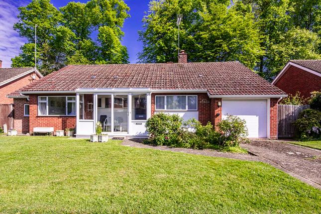 Thumbnail Bungalow for sale in 3 Heron Shaw, Goring On Thames