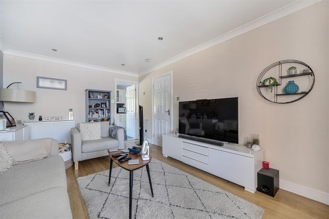 20, Eden Way, Winnersh photo 4