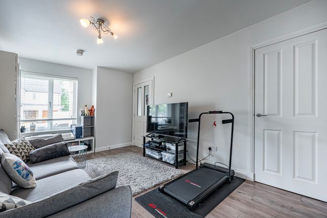52 Springbank Gardens, Glasgow photo 4