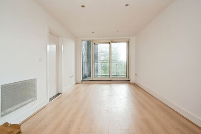 14, Jones Point House, Cardiff photo 2