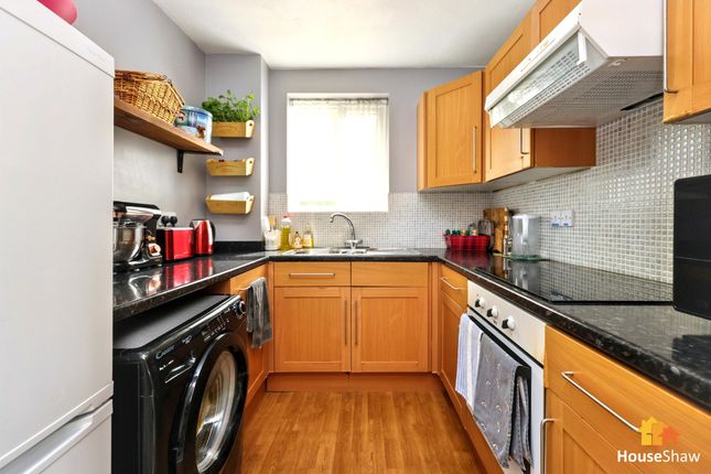 50 Garratts Way, High Wycombe photo 4