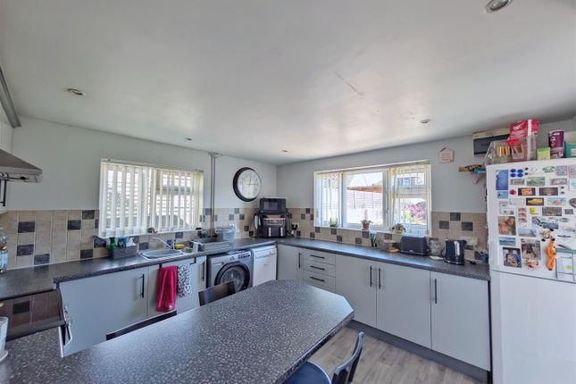 81, Tutnalls Street, Lydney photo 3