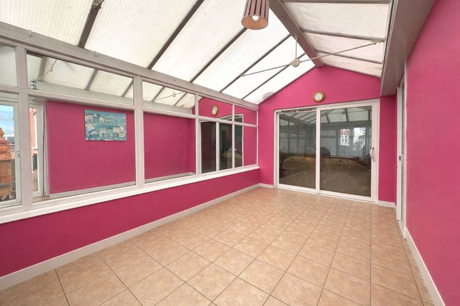 13, Mancetter Road, Warwickshire photo 4