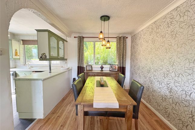 6, Fernhill Crescent, Rossendale photo 4