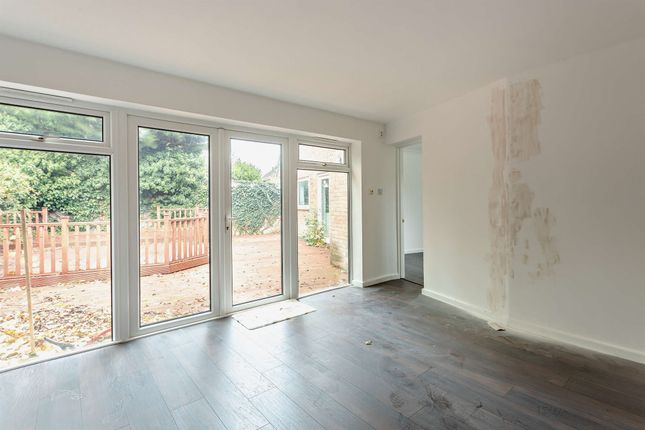 104, Apsley Way, Peterborough photo 4