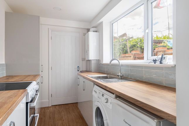 154 Bridge Road, Lowestoft photo 4