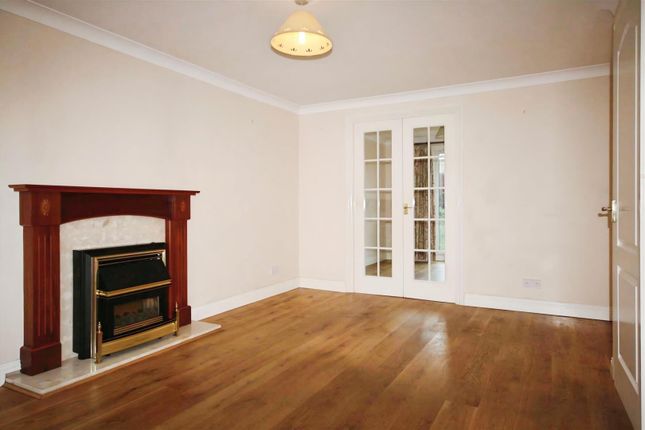 22, Marjoram Way, Fareham photo 5