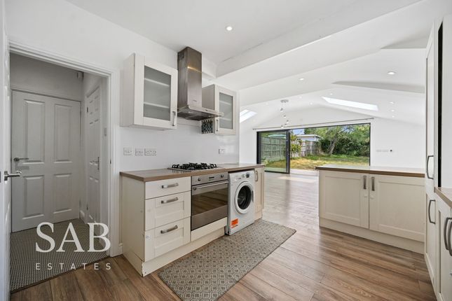 30 Greenford Gardens, Greenford photo 4