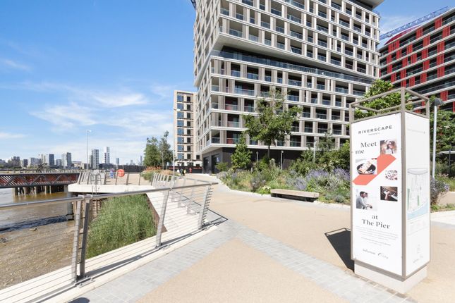 Flat for sale in The Leonard, Riverscape, London
