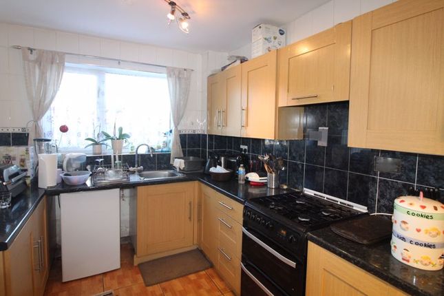 Terraced house for sale in Winchester Gardens, Luton