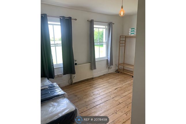 Thumbnail Room to rent in Holly Walk, London