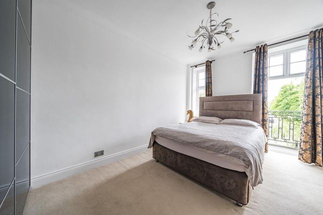 Flat for sale in Melina Court, St. John's Wood