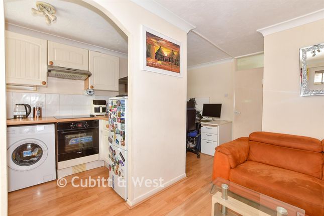 30, Cedar Way, Haywards Heath photo 3