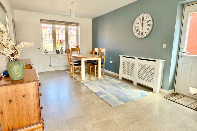 44, Bluebell Road, Tewkesbury photo 3