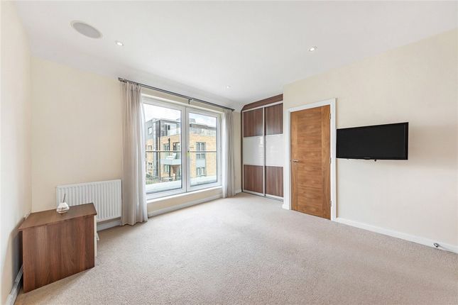End terrace house for sale in Dere Close, London