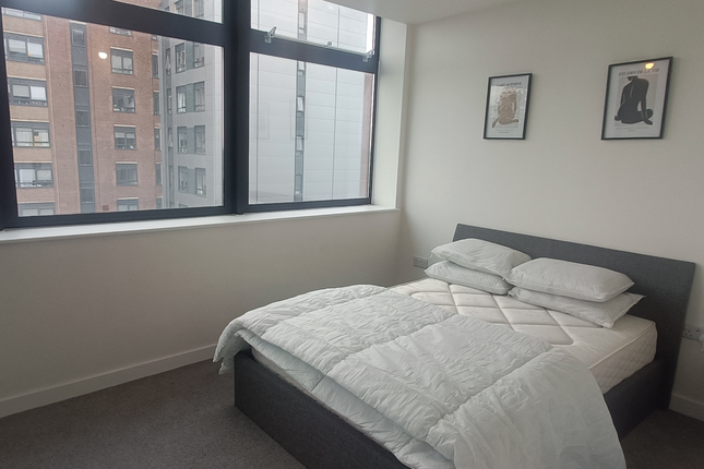 Thumbnail Flat to rent in Seymour Grove, Manchester