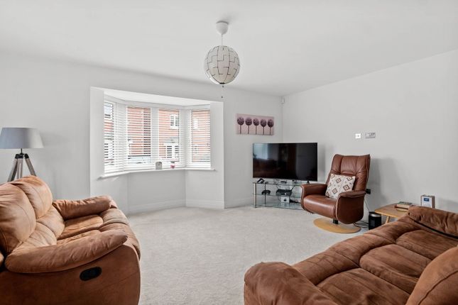 4, Pine View Drive, Malvern photo 4
