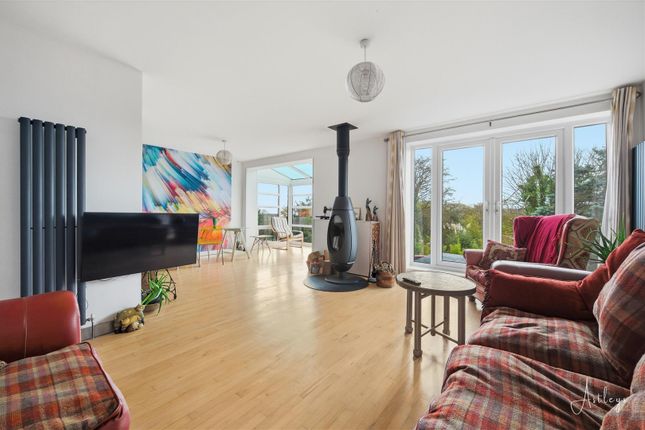15, Coltshill Drive, Swansea photo 3