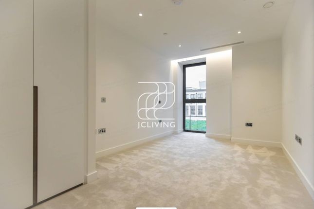 Flat to rent in Opus House, London