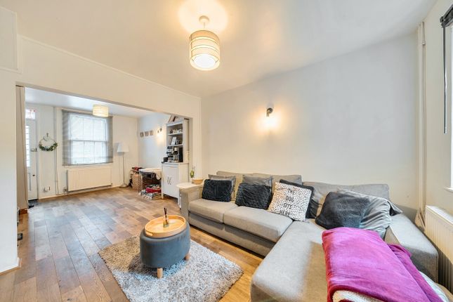 7 Nascot Place, Watford photo 3