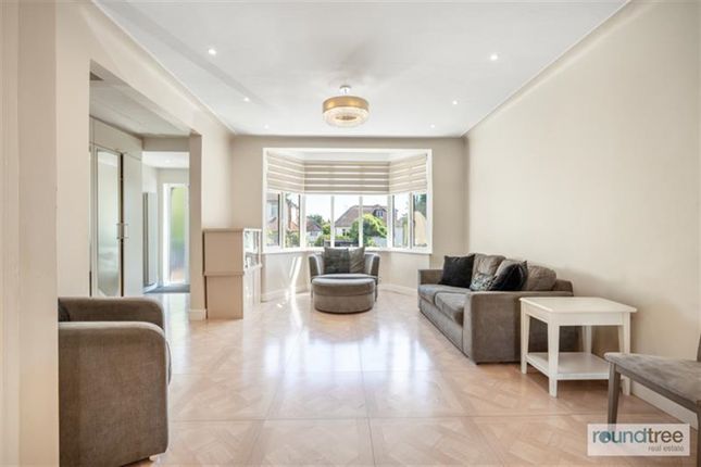 618, Leeside Crescent, Golders Green photo 4