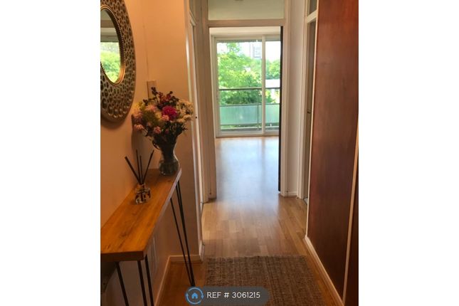 Flat, St Leonards Court, Leicester photo 3