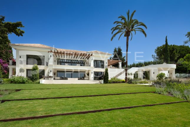 Villa for sale in Rocio De Nagüeles, Marbella Golden Mile, Marbella