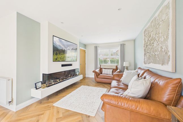 8 Glade Drive, Newcastle Upon Tyne photo 2
