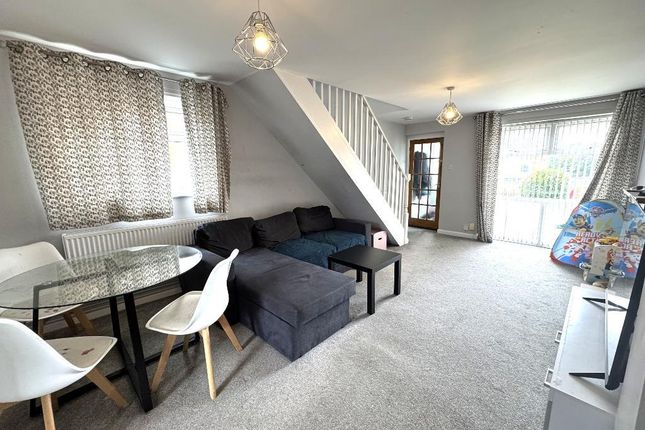 5, Rose Close, Rothwell photo 3