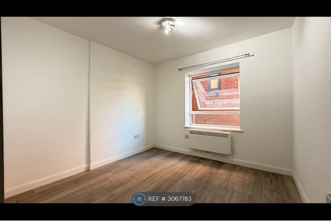 Flat, A Fife Road, Kingston Upon Thames photo 5